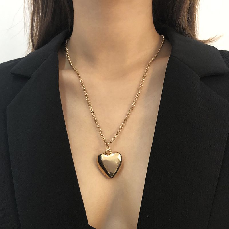 Heart-shaped Pendant Clavicle Necklace