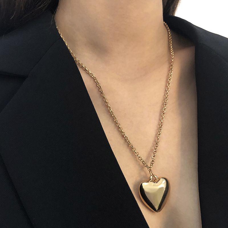 Heart-shaped Pendant Clavicle Necklace