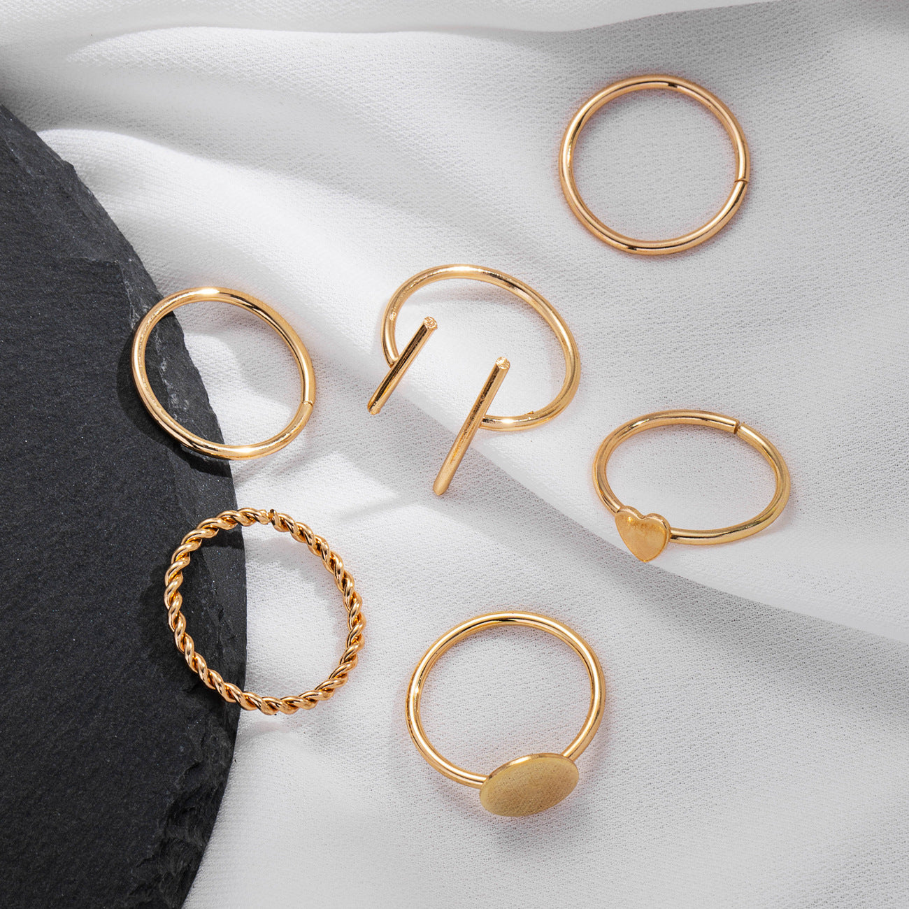 Retro Heart Shape Geometric Gold Ring Set